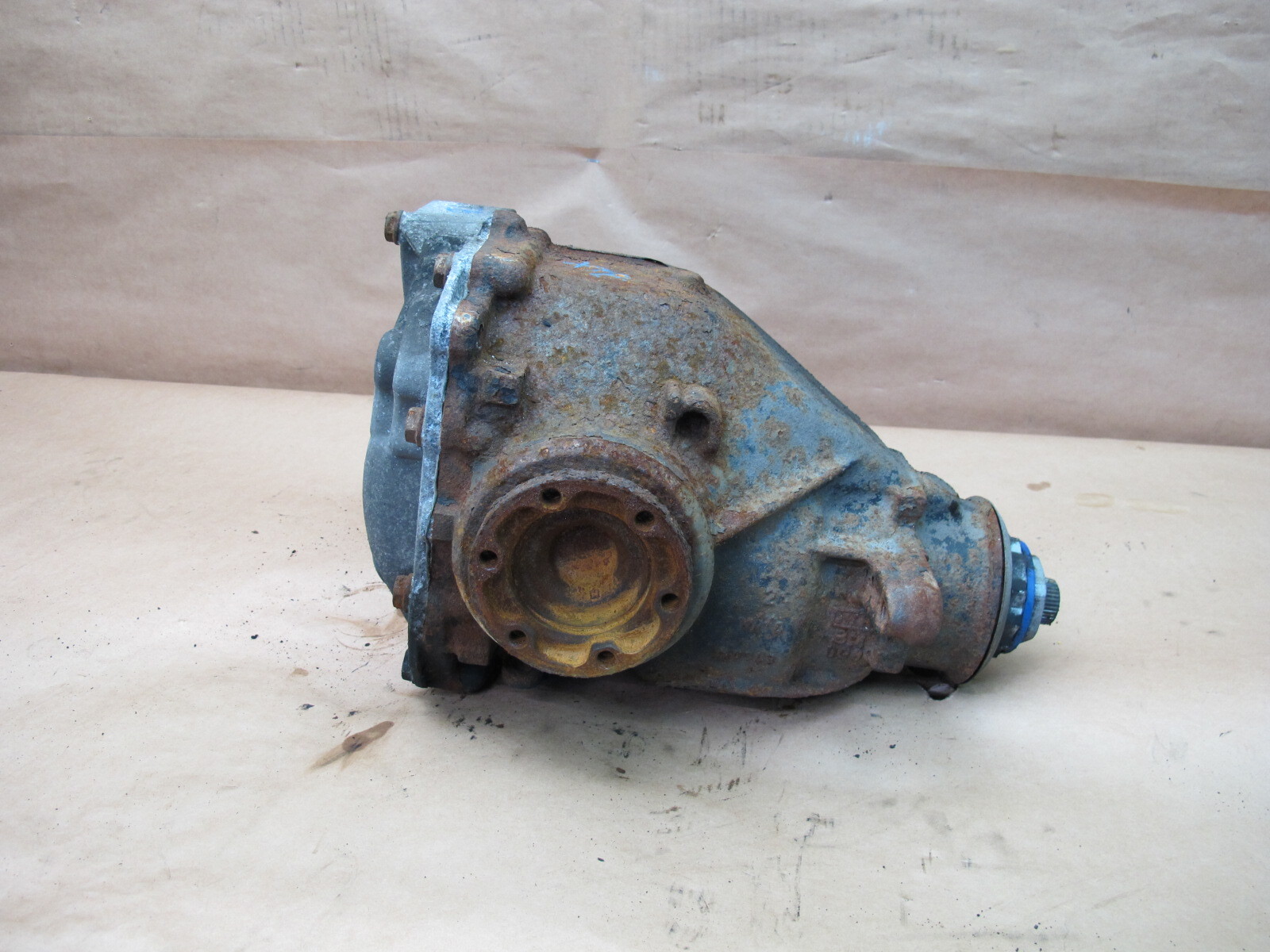 Rear Differential Carrier at 3.46 Ratio 33107571186 Fits 2007 BMW  