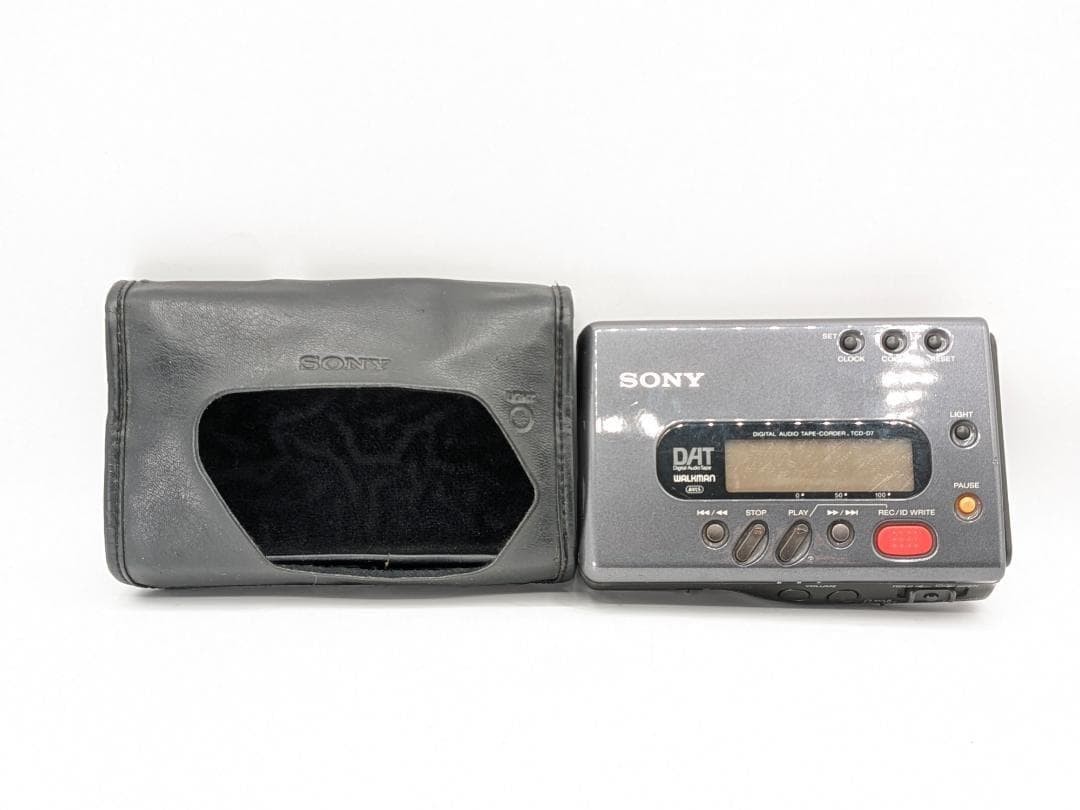 SONY DAT Walkman TCD-D8 デジタルオーディオプレーヤー SONY TCD-D8 DAT Walkman Vintage Audio Player - Untested/Junk AS-IS