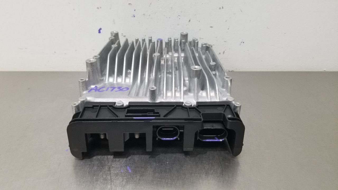 17 BENTLEY BENTAYGA POWER INVERTER CONVERTER 4M0959663E