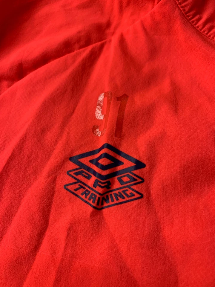 CHAQUETA DE ENTRENAMIENTO PARAGUAS DE FÚTBOL HUDDERSFIELD TOWN # 91 2021/2022 TALLA L Foto 3 de 4