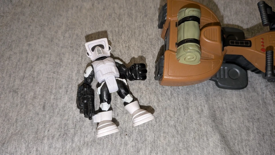 BICICLETA DE VELOCIDAD Playskool Star Wars Galactic Heroes con Scout Trooper 2014 con misil Foto 4 de 4