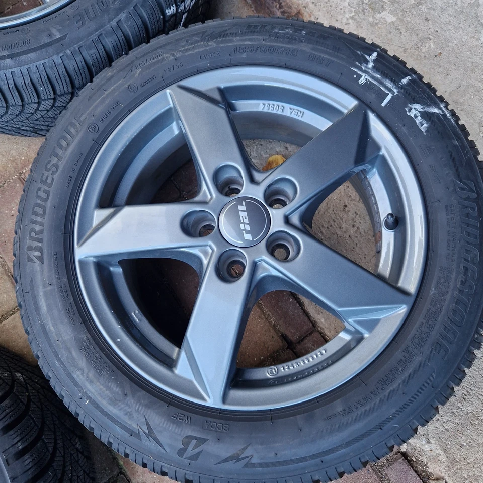 Winterreifen Bridgestone mit 15" Alufelgen 185/60 T88 R15 - Bild 4 von 4