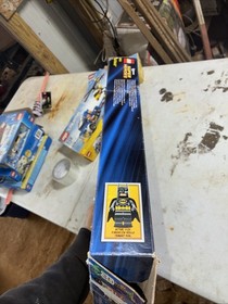 LEGO DC Comics Super Heroes: Batwing Battle Over Gotham City (6863) Open Box 6