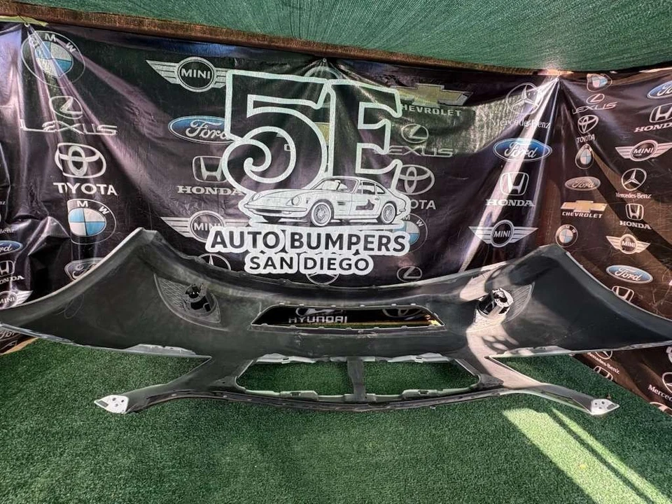 2010 - 2013 Infiniti G37 / G25 / Q40 Sedan OEM Front Bumper K6010JK00A - Imagem 4 de 4