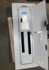 GE -  125 A - 480/277 V - MAIN LUG W/BUILT IN LIGHTING CONTACTOR #244