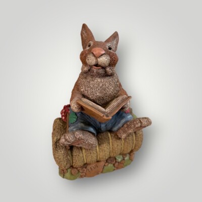 Tom Clark Tim Wolfe ''Levi'' Rabbit Reading Book #9164 - 1998