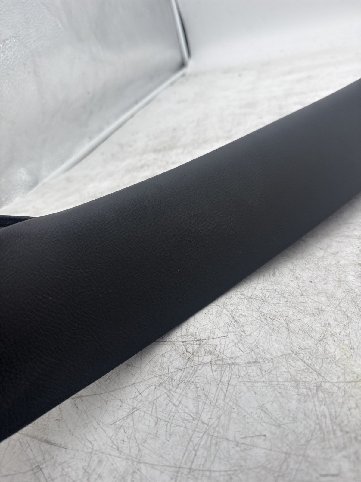 05-13 CHEVROLET CORVETTE C6 FRONT LEFT DRIVER SIDE LOWER PILLAR TRIM BLACK OEM