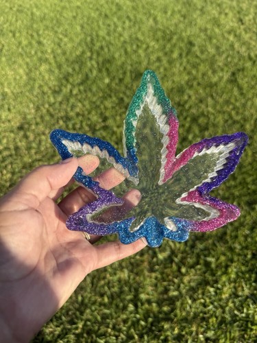 Colorful Ashtray Pot Marijuana Weed Leaf Ashtray - Picture 4 of 10