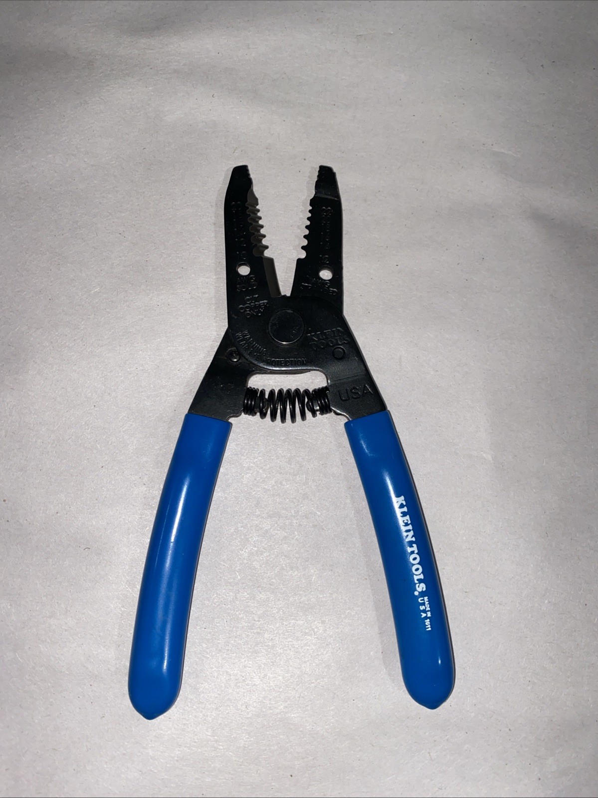 Klein Tools 1011 Wire Stripper/Cutter 10-20 Solid, 12-22 AWG Stranded