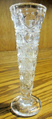 Elegant Heavy Crystal-Cut Graduated Vase 6'' Tall Diamond Pattern Glassware   545