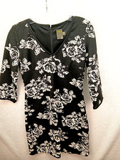 Black/White Floral Dress by TAYLOR, Size 4, Back Zip, DATE NIGHT, SUPER CUTE!