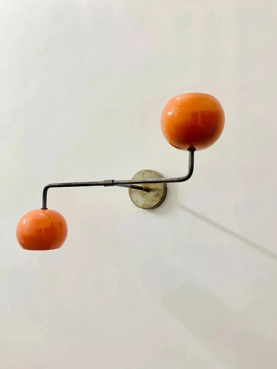 Paire d'appliques murales orange milieu du siècle des années