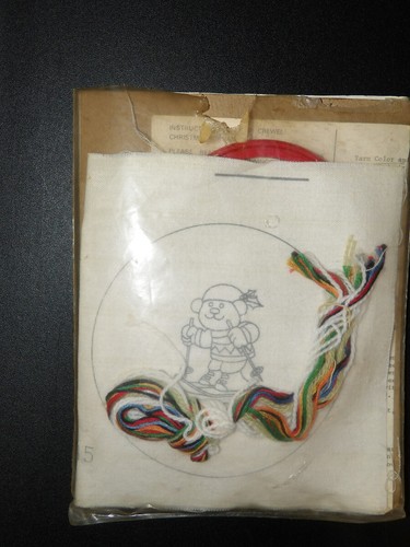 Snowman and Bear on Skiis Vintage Christmas Crewel Embroidery Kit Dated 1979 - Picture 3 of 3