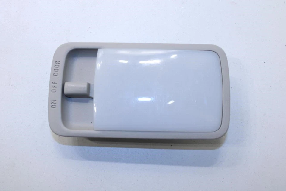 Juego de lámparas interiores de techo Nissan Pathfinder SV 2013-2024 26410-EL00A OEM Foto 2 de 4