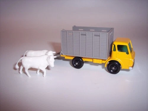 MATCHBOX LESNEY REGULAR WHEELS 37-C DODGE CATTLE TRUCK CHROME PLASTIC BASE MINT