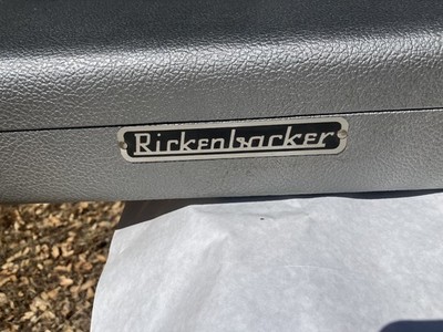 Rickenbacker vintage-reissue guitar case for 330 guitar