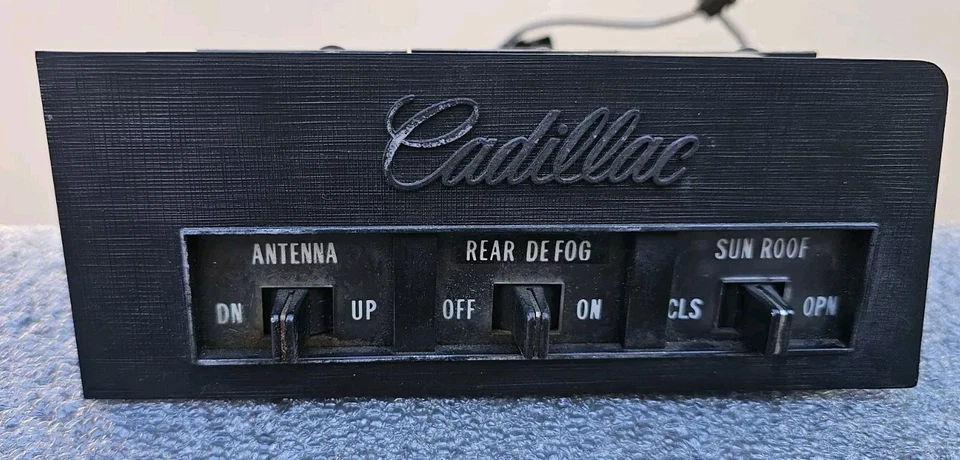 Cadillac Eldorado 1973/DeVille techo corredizo eléctrico descongelación antena interruptor conjunto Foto 3 de 4
