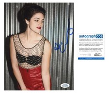 Callie Hernandez "Alien: Covenant" AUTOGRAPH Signed 8x10 Photo ACOA