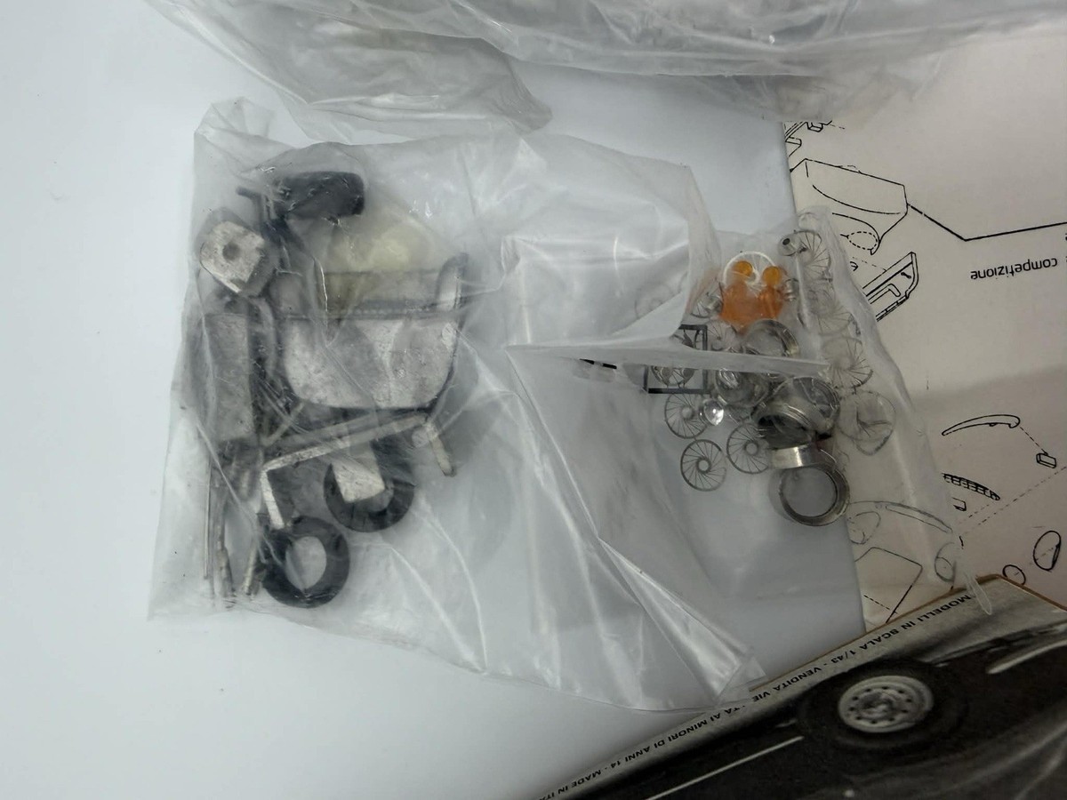 Modellino Ferrari 275 GTB 1966 TRON ST18K 1/43 - Con Motore, Pallet, Paranco E Figurino - Resina