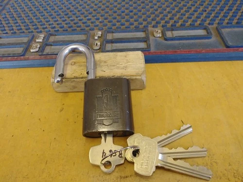 Vintage Best Frigidaire Padlock with key and control/master  B56 4 7 pin D keywa image 13