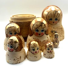 Seven-Piece VTG Russian Matryoshka Nesting Dolls Wood Gold Hand Painted 7.5"