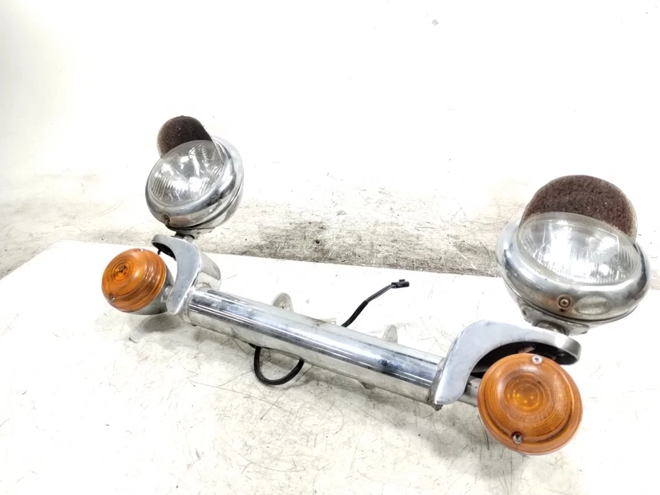 Передний противотуманный фонарь указатель поворота и кронштейн крепления 2000 00 Victory V92 V92C - Изображение 4 из 4