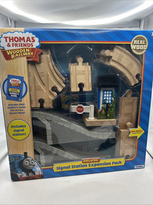 Thomas & Friend Deluxe Signal Station Expansion Track Pack