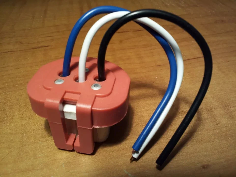 Ceramic Light Bulb Sockets 9004 9007 and 9444 for HB1 HB5 Halogen Headlights - Image 3 of 4