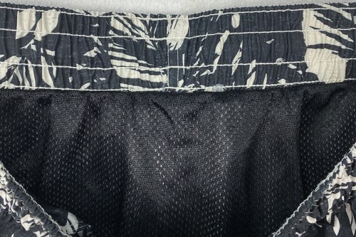 Antiguo Bañador Azul Marino Para Hombres PEQUEÑO Blanco y Negro Estampado de Palma Calzoncillos Forrados Bolsillos Usado en Excelente Condición - Imagen 4 de 6