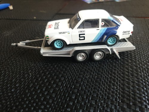 Atlas Editions 1/43 Scale 247593318 - Ford Transit Van & Escort Trailer Set - Picture 6 of 10
