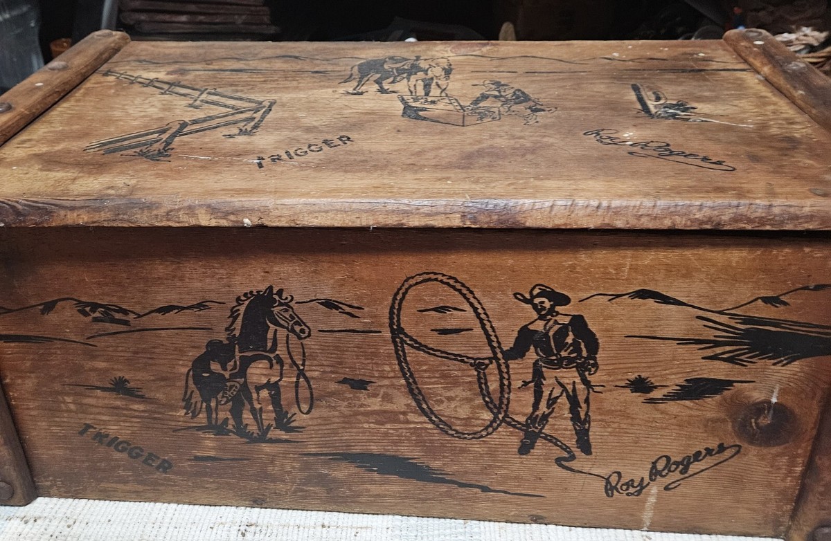 ヴィンテージ　ボックスカメラ　Roy Rogers and Trigger Rare Roy Rogers Wooden Toy Chest ~TRIGGER & ROY ROGERS ~ W