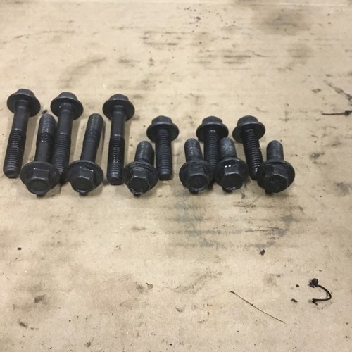 91-96 Saturn Mp6 Mp7 Rear Cover bolts - Picture 2 of 3
