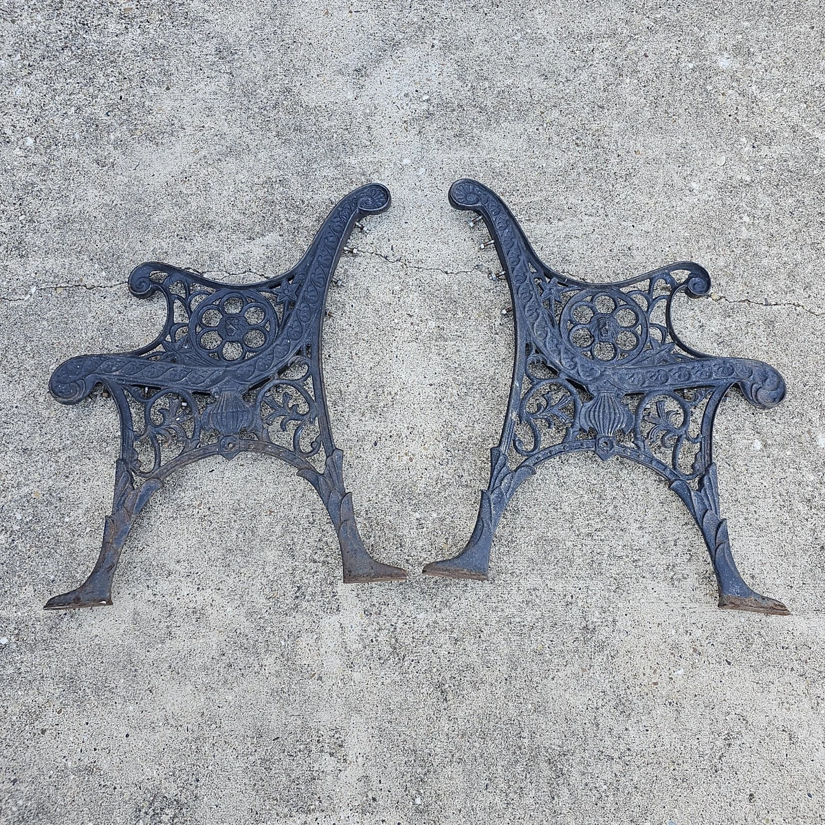 Lion head cast iron bench new arrivals