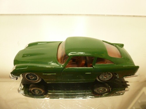 VEREM 130 ASTON MARTIN DB5 VANTAGE BRITISH CLASSIC - GREEN 1:43 - VERY GOOD - 77 - Picture 4 of 6