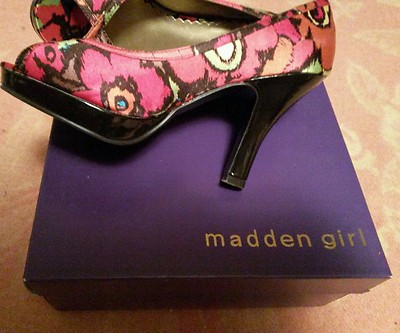 Talons Hauts Madden Girl à Motifs Floraux - Taille 7.5 US - Bout Ouvert, Satin, Ultra Hauts (stiletto) - Portés Une Fois