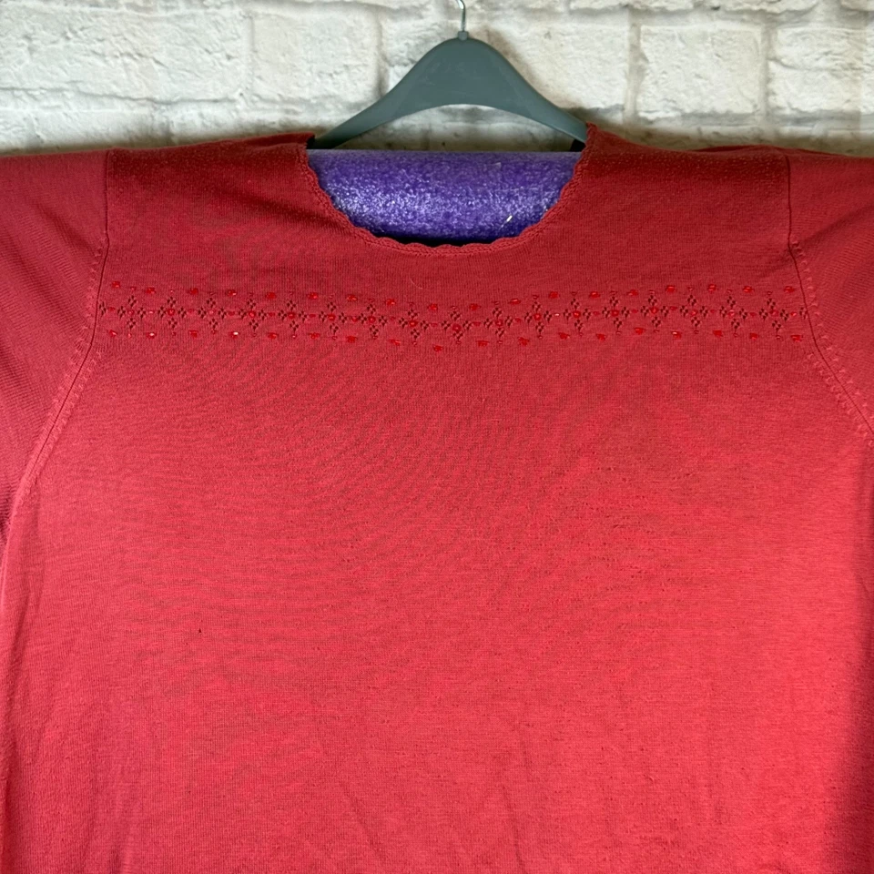 Blusa Maggie Barnes Tejida Para Mujer 4XL Manga Corta Informal Cuentas Lentejuelas Roja Foto 3 de 4