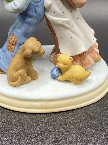 Holly Hobbie Vintage "Loving Ways" - Porcellana dipinta a mano rara fattoria ragazzo ragazza - Foto 4 di 5