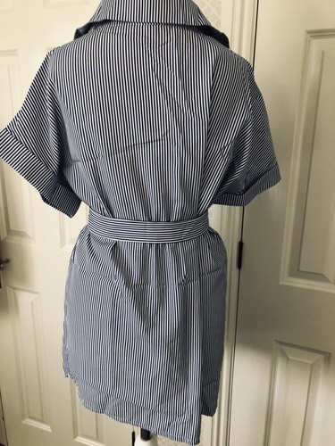 Women’s Top Size 8-10 - Picture 3 of 4