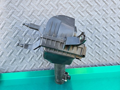 2011-2019 INFINITI M56 Q70 Q70L FRONT LEFT SIDE AIR CLEANER INTAKE BOX - Picture 4 of 7