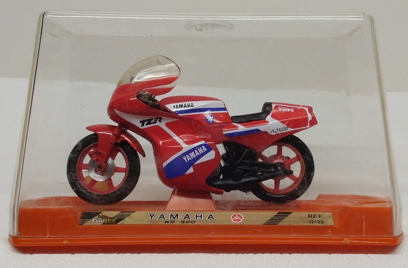1:18 SCALE YAMAHA RD500 Motorcycle: made in SPAIN by GUILOY