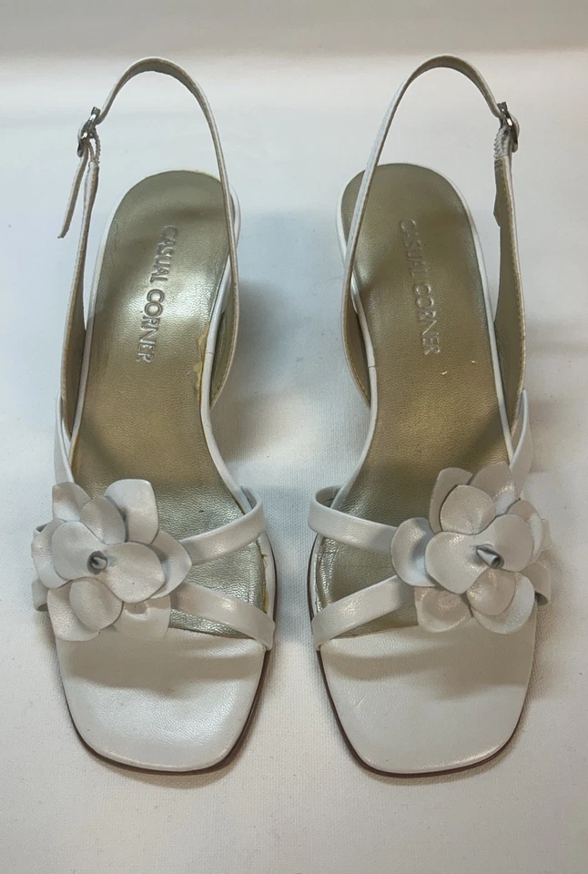 Sandalias informales de tacón de gatito con correa de cuero blanco de esquina 5M Foto 3 de 4