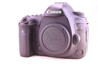 Canon EOS 5D Mark IV 30.4MP DSLR Camera - Body Only - Shutter Count Only 19,600