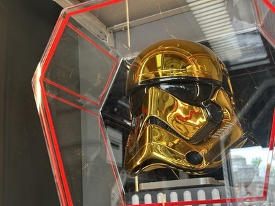 2026 Star Wars Galaxys Edge Commander Pyre Gold Voice Changing Helmet NIB