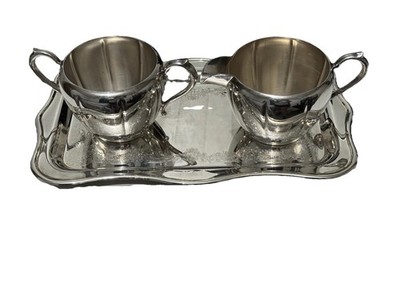 juego de cremera y Taza plateados 201 con una bandeja Taunton a juego.