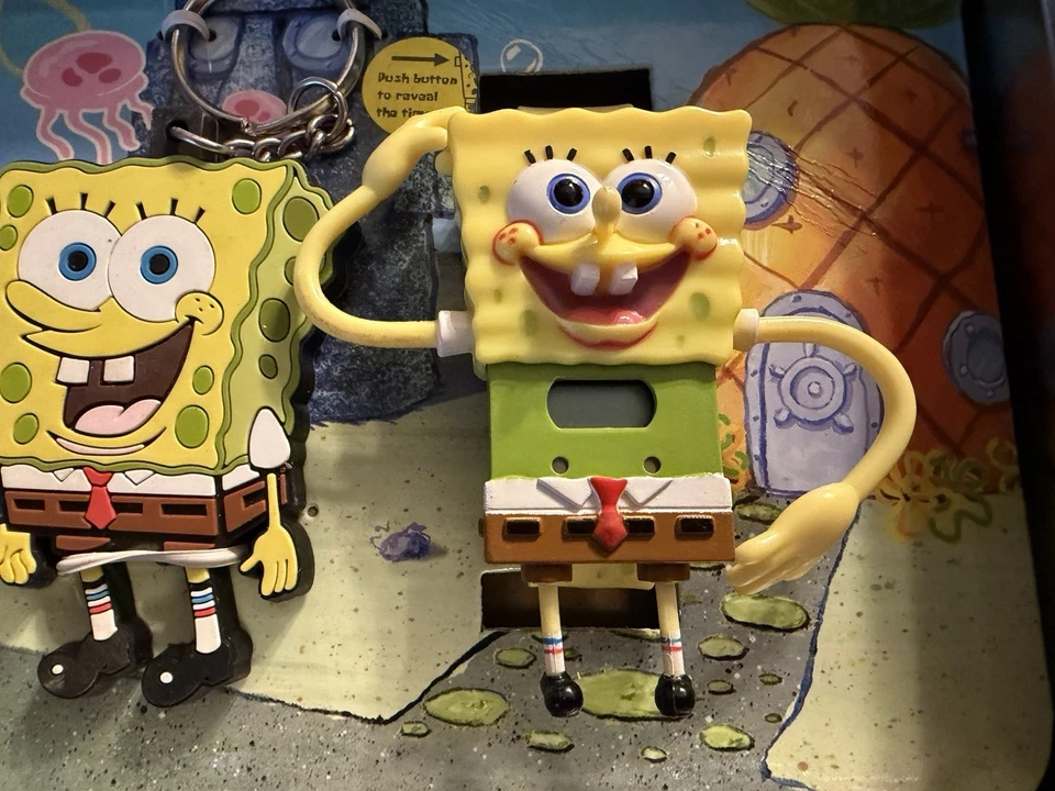 Reloj y llavero Bob Esponja Squarepants en hojalata Foto 4 de 4