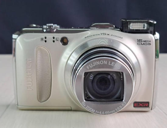 Near MINT]Fujifilm FinePix F550 EXR 16.0MP Digital Camera