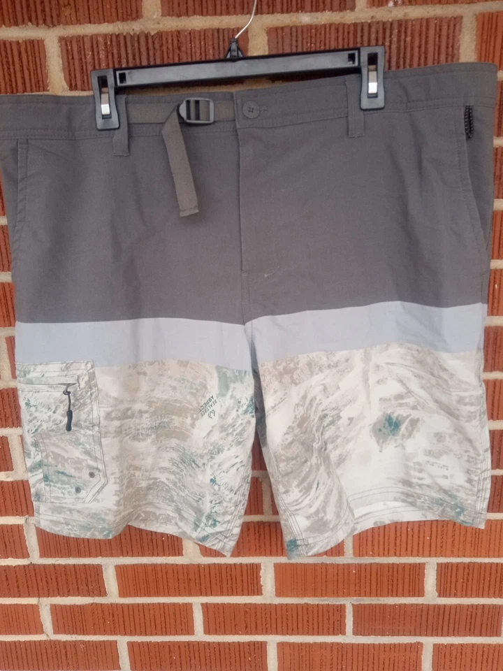 Pantalones Cortos Para Hombre REALTREE Pesca Híbridos ASPECT Camuflaje Mirage Elastizados 40/42 Foto 3 de 4