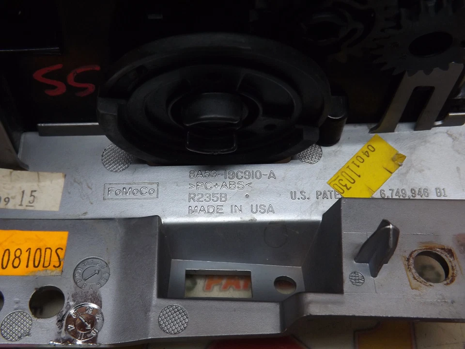 Lincoln MKS 2009-2012 tablero lateral izquierdo aire acondicionado ventilación 8A53-19C910-A OEM Foto 4 de 4