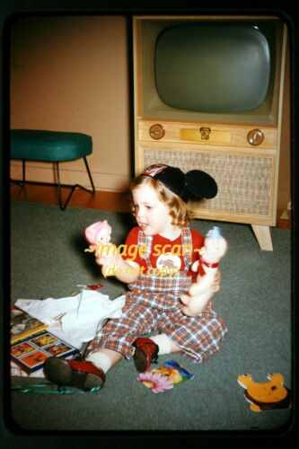 Pig Dolls & DuMont TV Television in House in 1957, Kodachrome Slide i8b - Picture 1 of 2