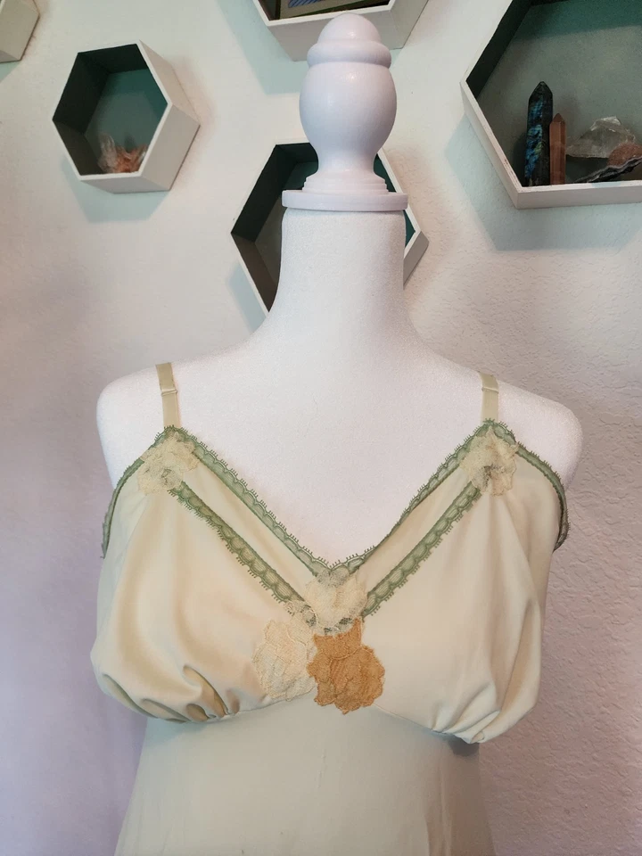 US VTG 60s Van Raalte "Suavette" Pale Green Nylon Floral Lace Slip Dress 34A Sml - Image 3 of 4